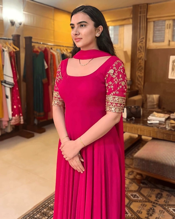 Embroidery Fancy Gown - L, Maroon