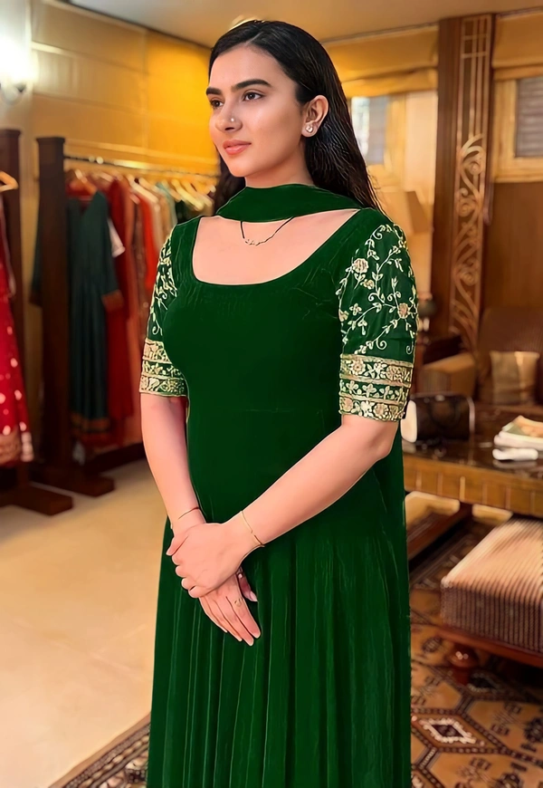 Embroidery Fancy Gown - L, Maroon