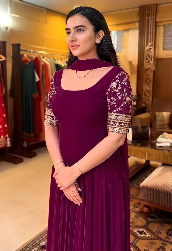 Embroidery Fancy Gown - M, Pink