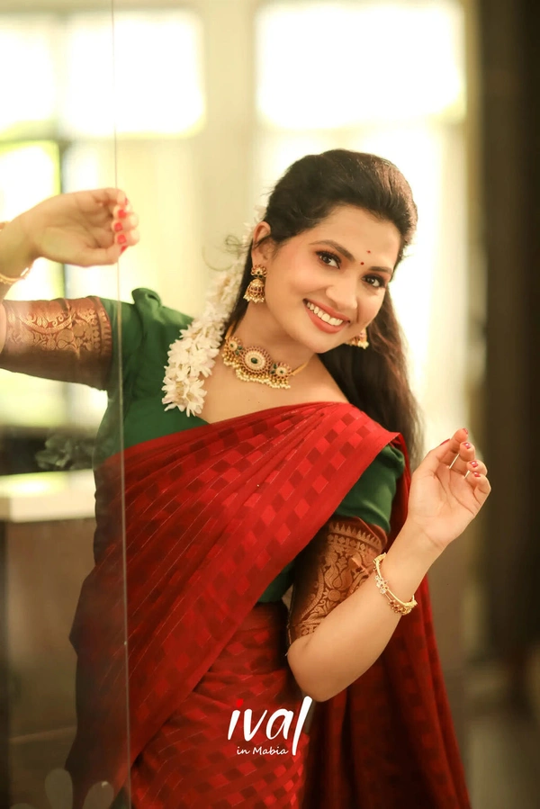 South Indian Traditional Half Saree - Unstitched, Green & Red (2)