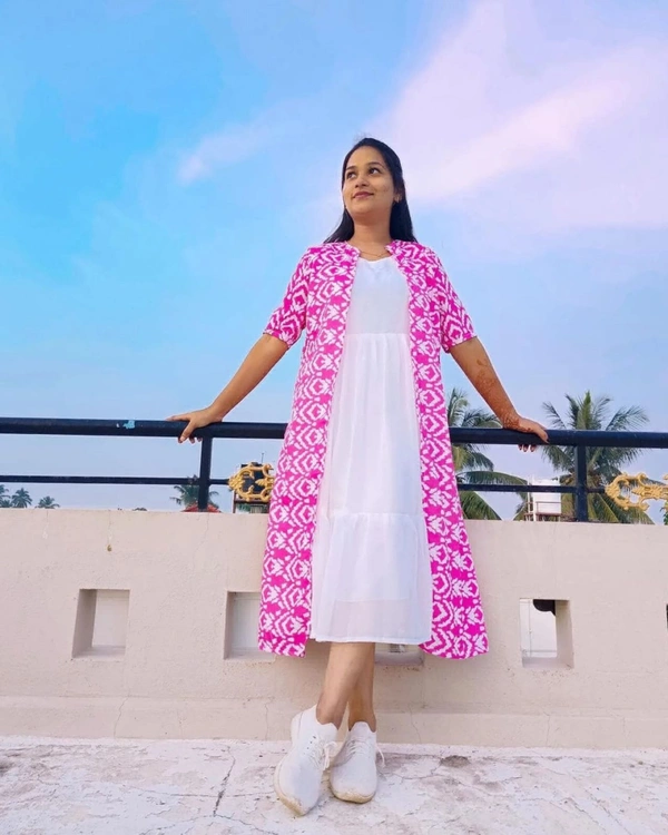 Attractive Georgette Gowns for Women With Koti - S, Pink
