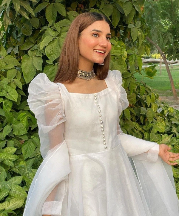 White Elegance - M