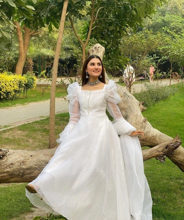 White Elegance - M
