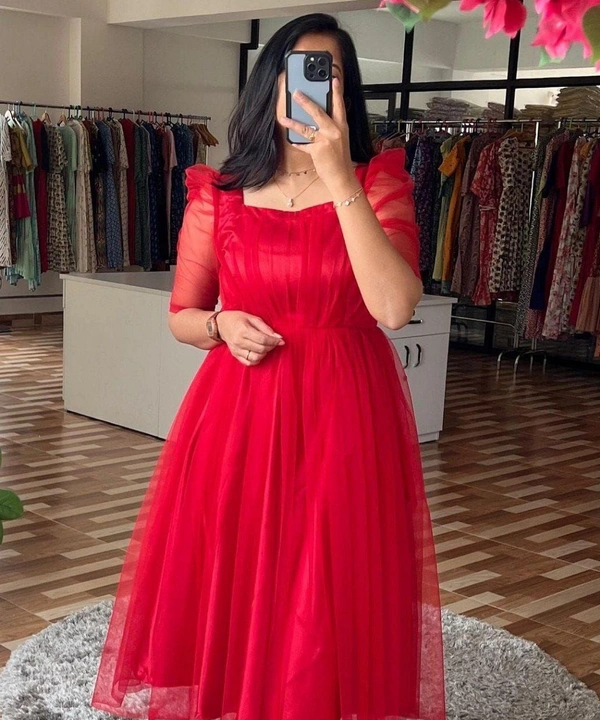 RED GOWN - M