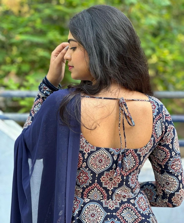 Super Hit Gown With Dupatta - M