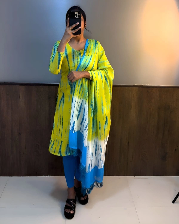 Colourfull Kurti Dupatta & Pant Set - XL