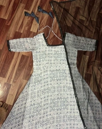 Trendy Design Kurta Set - S