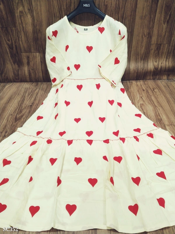 Beautiful Cotton gown - XL, Red and white