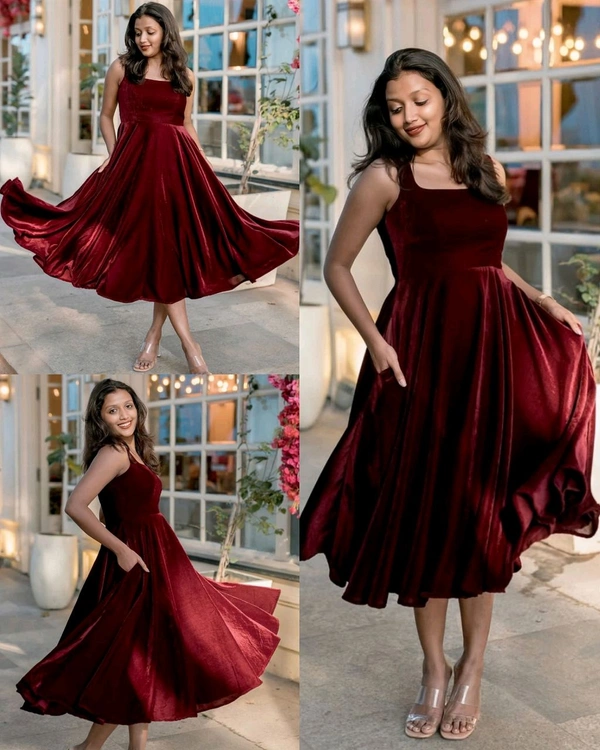 Stylish Women Velvet Sleev Less Gown
