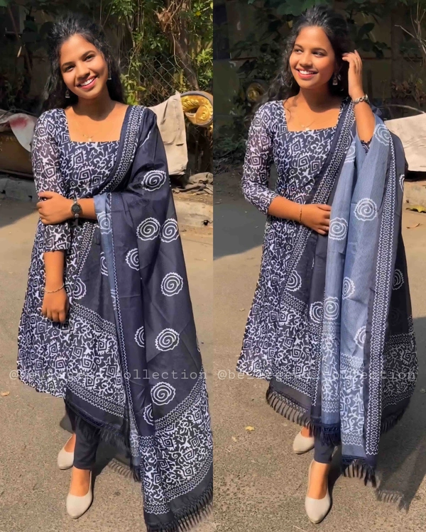 Luxurious kurta Set  - Navy Blue, M
