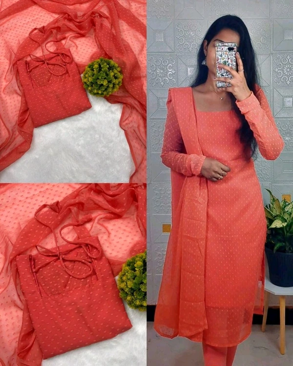 Recreation outfit Vaaranan Aayiram "Meghna' White With Colours - Bittersweet, M