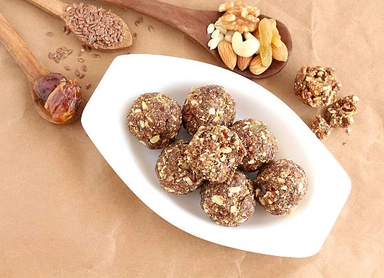 LADDU WITH DATES