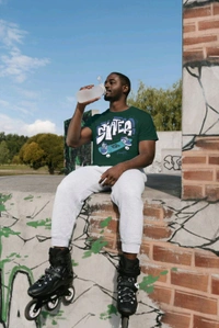 Skater Graffiti Tee - Bottle Green, L