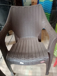 cosmo Plastic Chair    - Brown