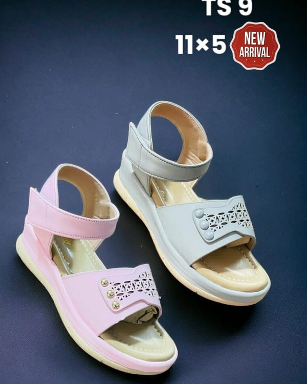 Girl's Casual Were Flat Sandal  - Gray, 12