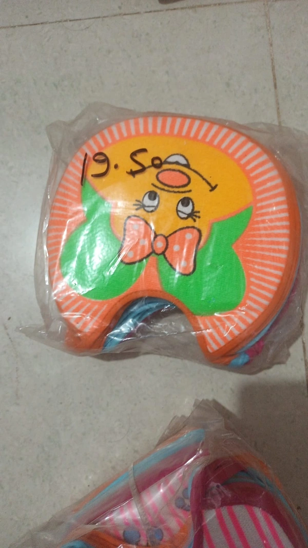 BABY BIBS 