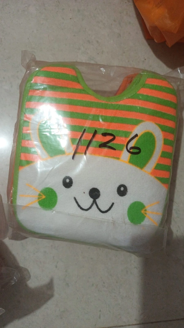 BABY BIBS1126