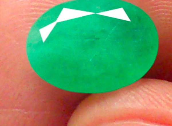 Natural Emerald Stone (Certified by GIA / IGJTL / IGI ) Zambia Mines Panna Stone Unheated UntreatedCODE = Emerald3242 - Japanese Laurel