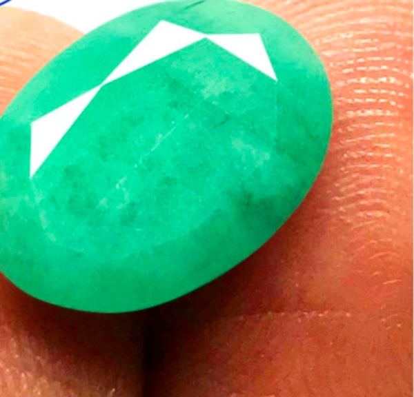 Natural Emerald Stone (Certified by GIA / IGJTL / IGI ) Brazil Mines Panna Stone Unheated UntreatedCODE = Emerald3744 - Japanese Laurel