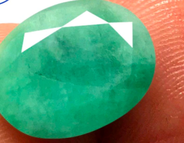 Natural Emerald Stone (Certified by GIA / IGJTL / IGI ) Brazil Mines Panna Stone Unheated UntreatedCODE = Emerald3738 - Green