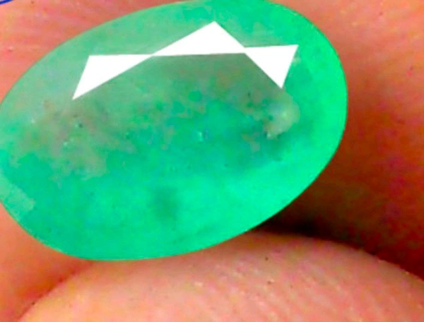 Natural Emerald Stone (Certified by GIA / IGJTL / IGI ) Colombia Mines Panna Stone Unheated UntreatedCODE = Emerald3439 - Green