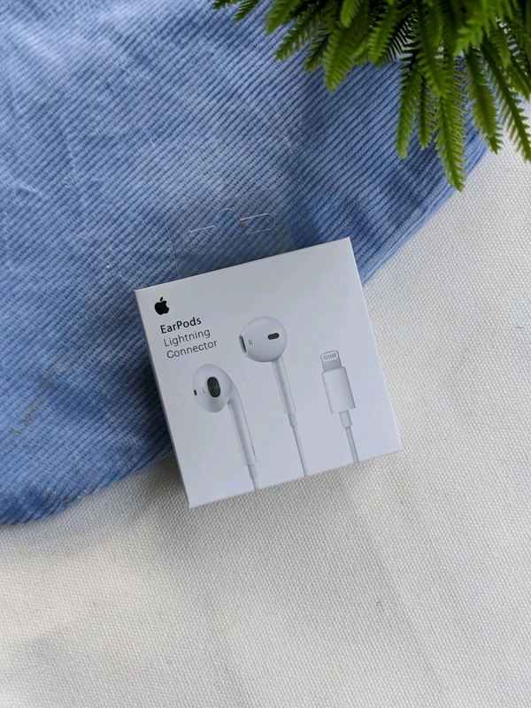 PREMIUM LIGHTNING EARPHONE