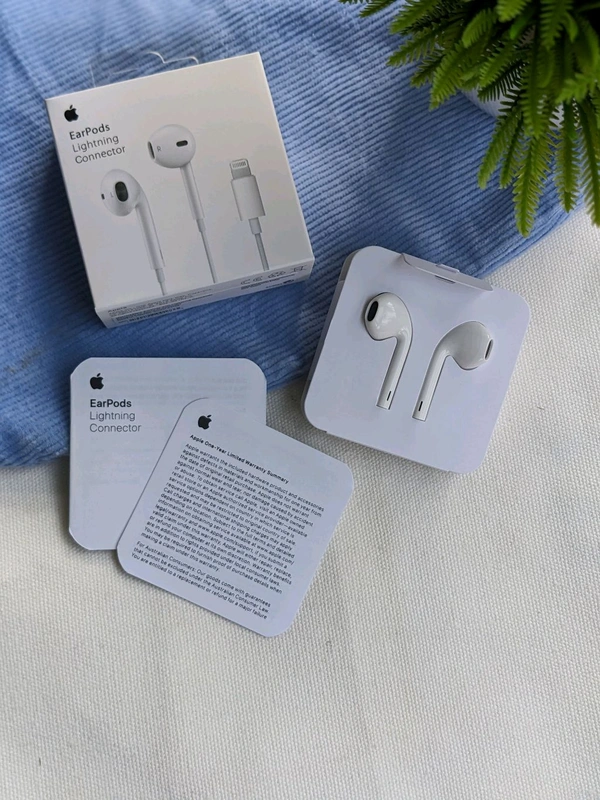 PREMIUM LIGHTNING EARPHONE