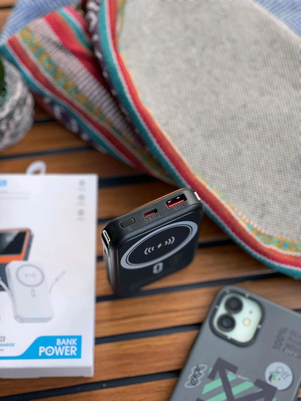UNIVERSAL POWERBANK