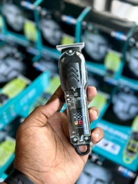 TRANSPARENT TRIMMER