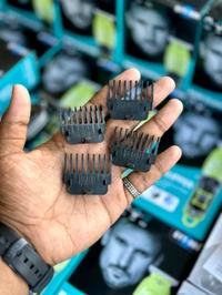 TRANSPARENT TRIMMER
