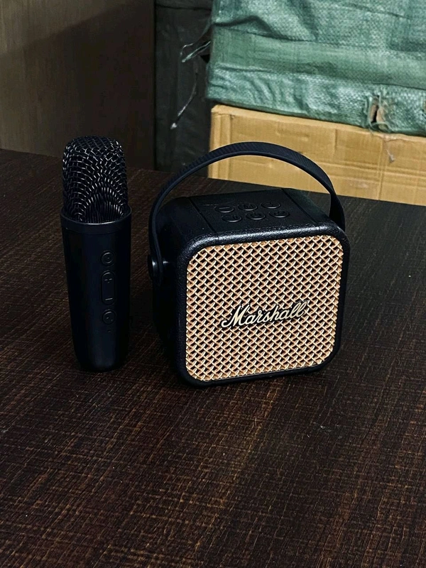 Marshall  - Black