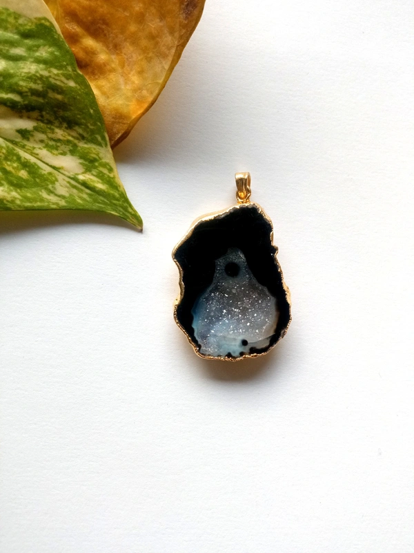 Meera Jewels Geode Pandents (Agate)  - Black, Agate