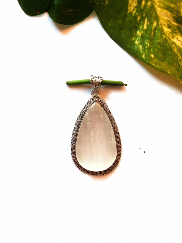 Meera Jewels Stone Pandents - Allports, Selenite