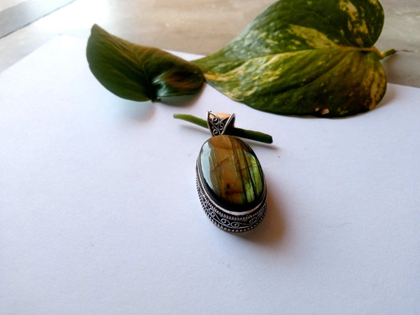 Meera Jewels Premium Pandents - Blue Bayoux, Labradorite with Metal Carving