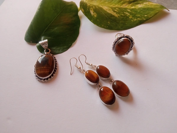 Meera Jewels Earring + Ring + Pandent + Bracelet (Rose Quartz)  - Adjustable, Tiger eye