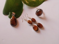 Meera Jewels Earring + Ring + Pandent + Bracelet (Rose Quartz)  - Adjustable, Tiger eye