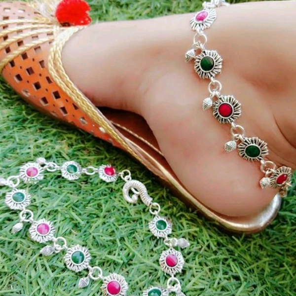 Charming Oxidized chain anklets - india, 5.0
