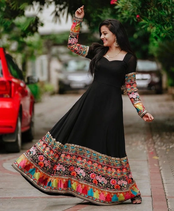 Embroidery Gown - XS