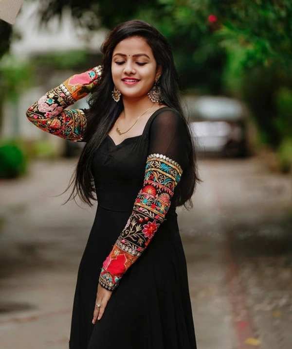 Embroidery Gown - XXL