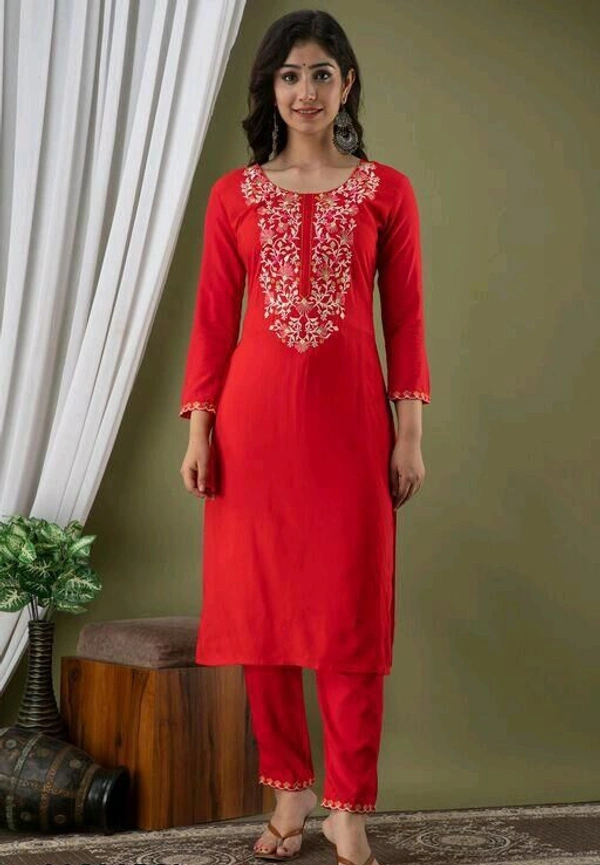 Embroidery Kurta Set - M