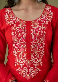 Embroidery Kurta Set - M