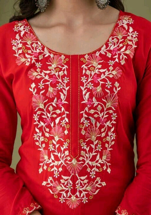 Embroidery Kurta Set - L
