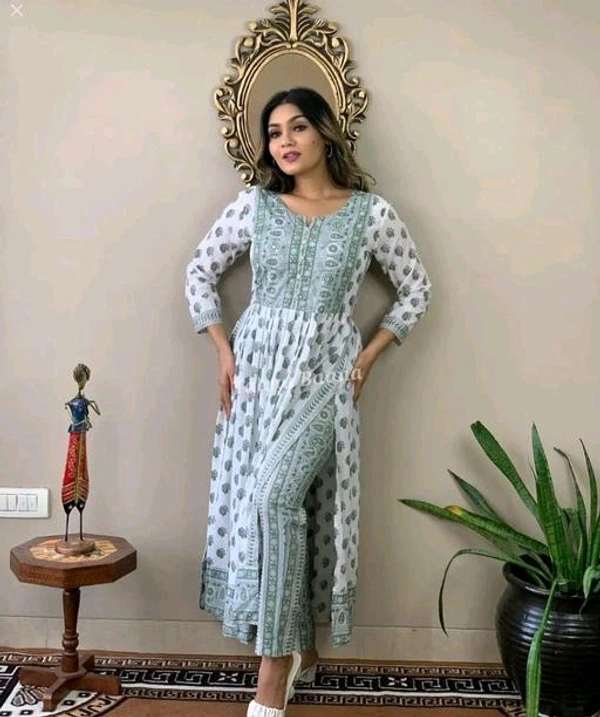 Trendy Naira Cut Suit  - L