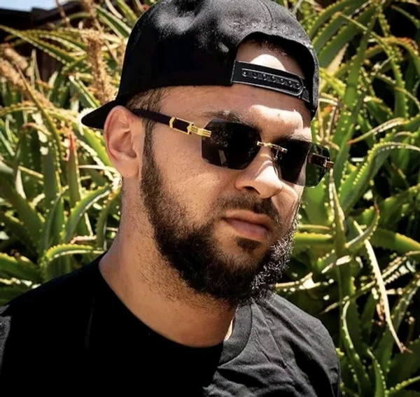 LUXURY RIMLESS BLACK SUNGLASSES  - Black, Free Size
