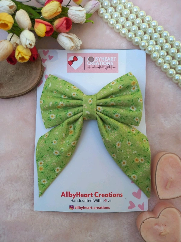 GREENISH AFFAIR PIG-TAIL BOW 