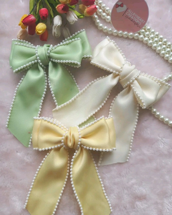 SATIN PEARL RIBBON BOWS  - Light Yellow