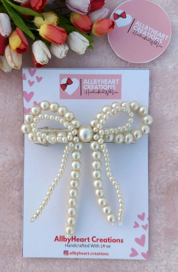 PEARL COQUETTE BOW  - OFF WHITE