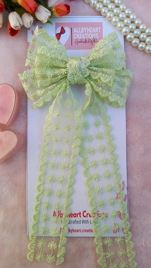 STAR DUST LACE BOWS : - LIGHT GREEN
