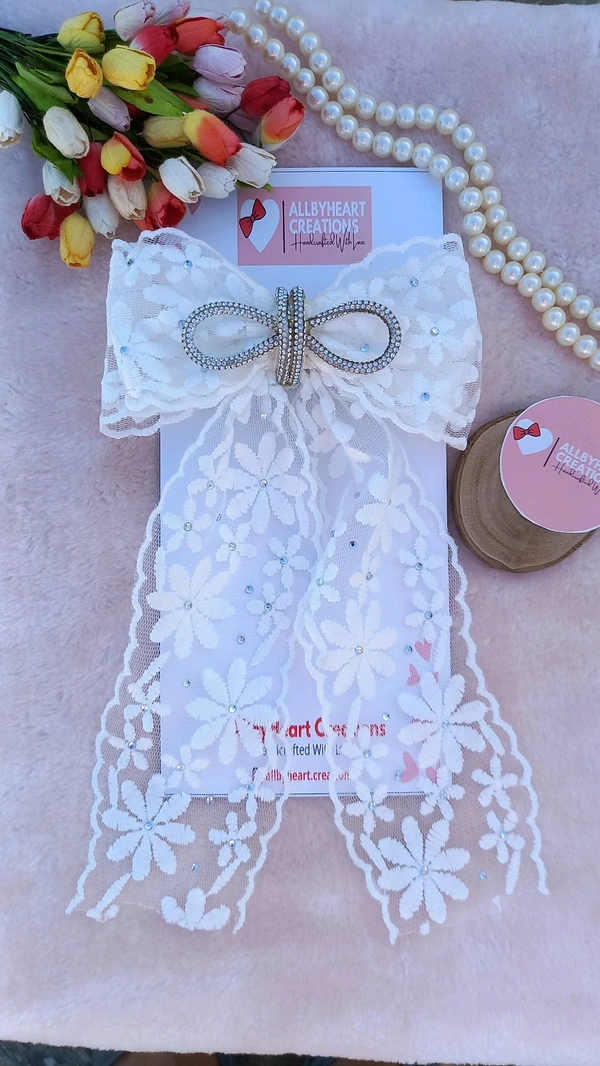 LACE AFFAIR BOW - WHITE