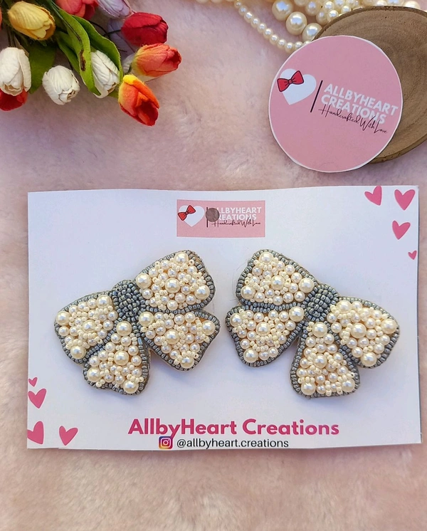 BEADED BUTTERFLY CLIPS  - White